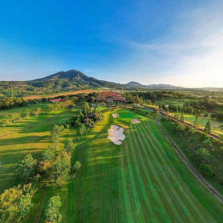 Jatinangor National Golf & Resort Экстерьер фото