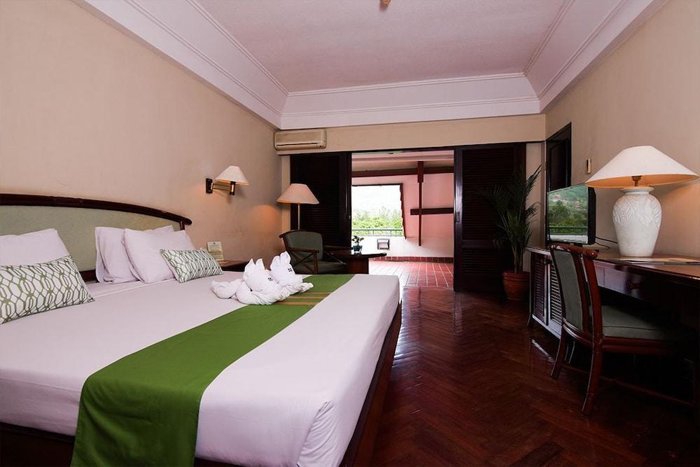 Jatinangor National Golf & Resort Экстерьер фото