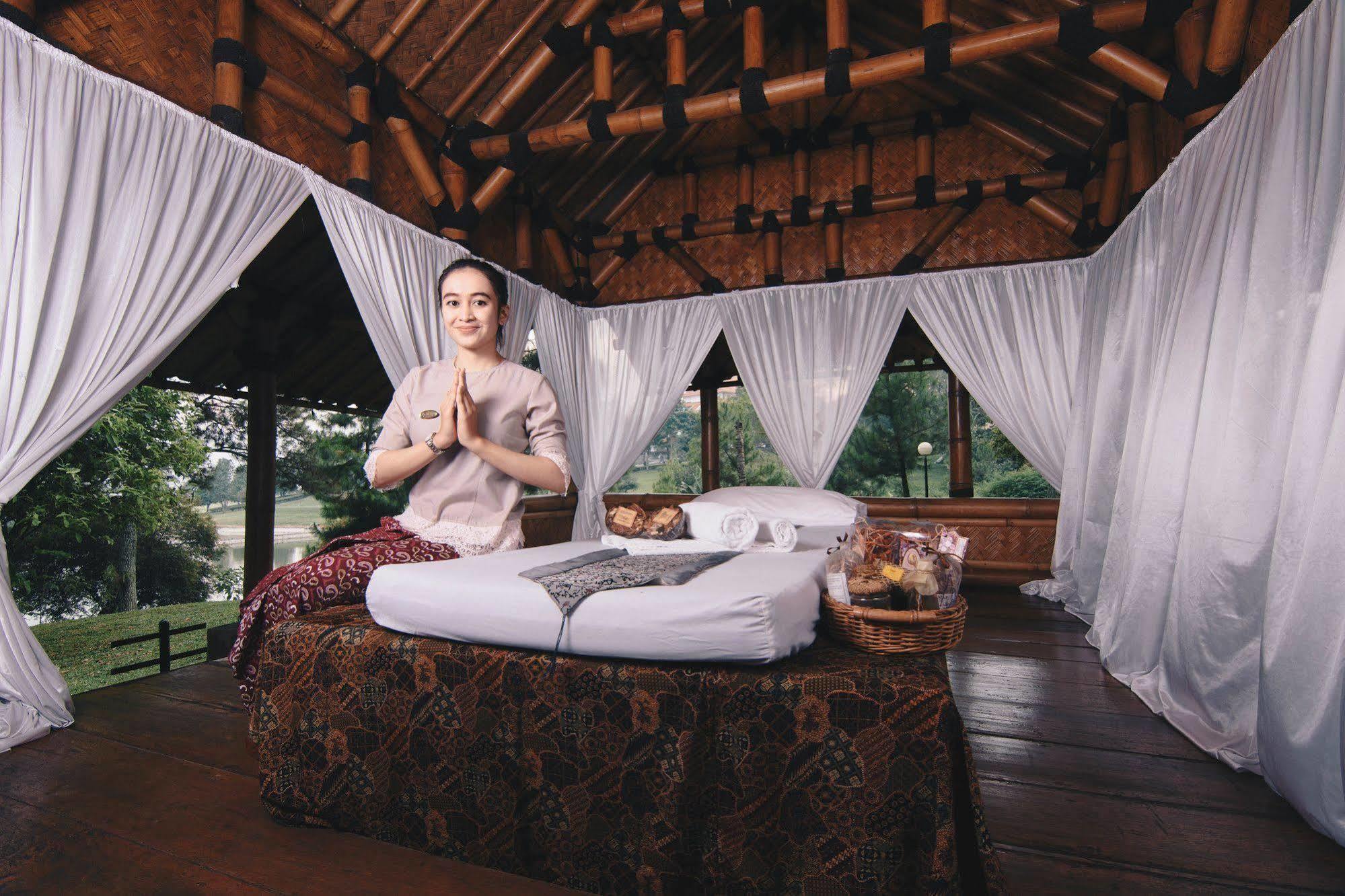 Jatinangor National Golf & Resort Экстерьер фото